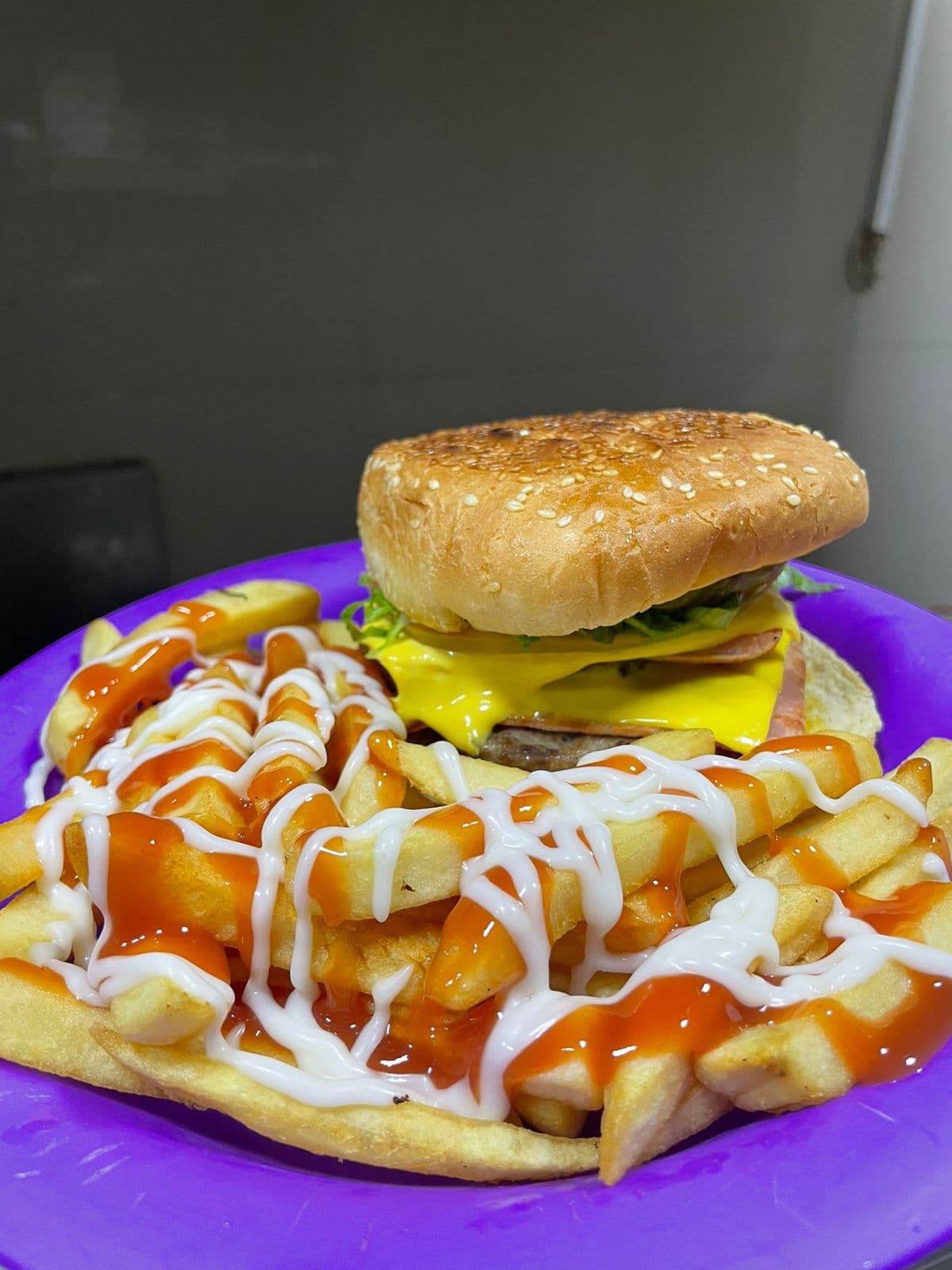 Hamburguesa Doble + Papas Fritas
