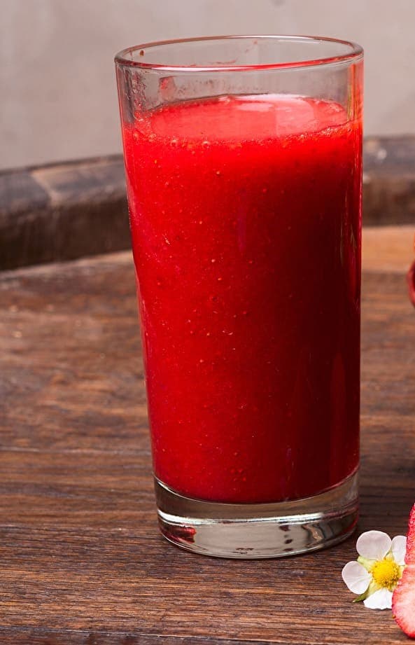 Jugo de Fresas en agua de 14 oz