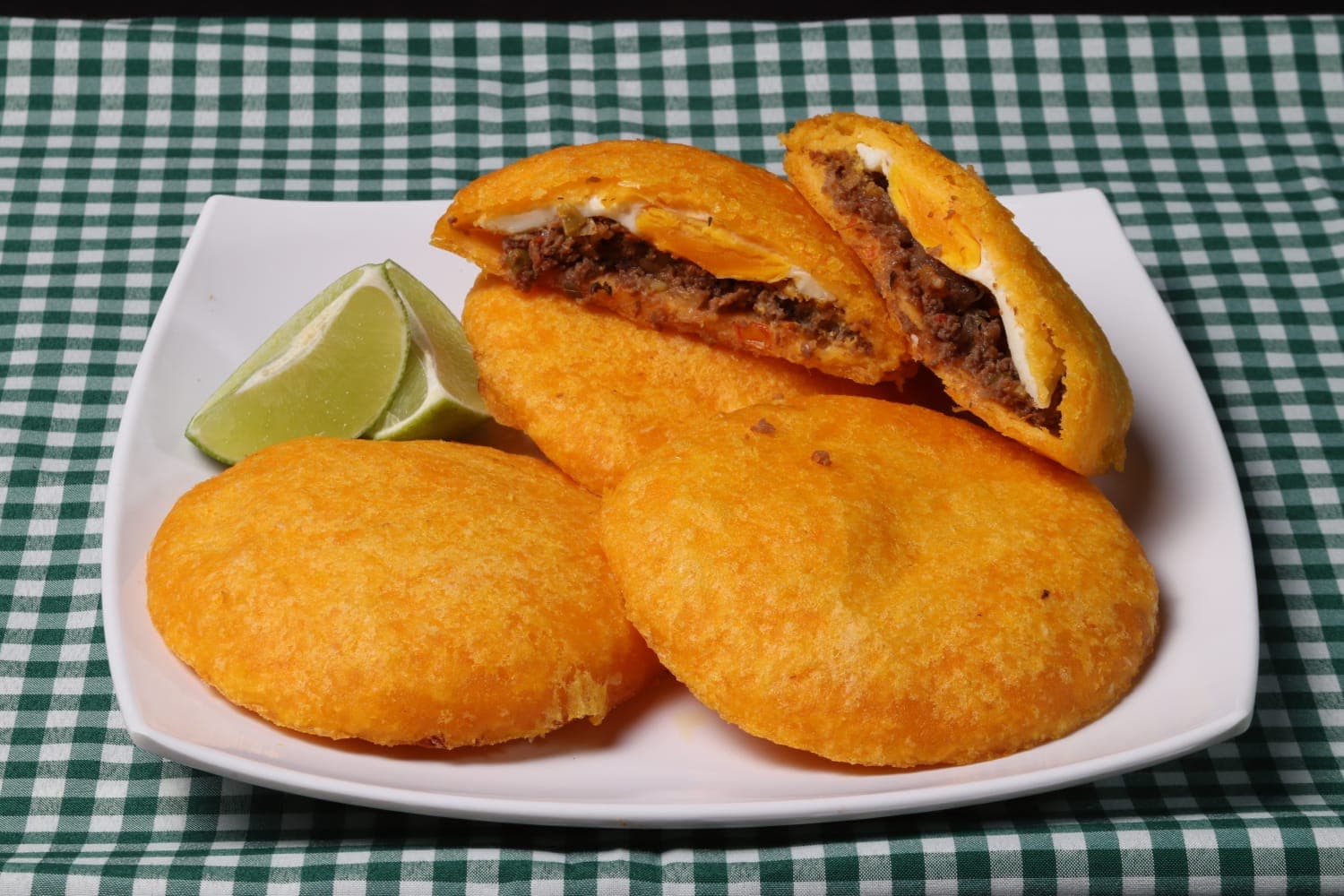 Arepa de huevo y carne