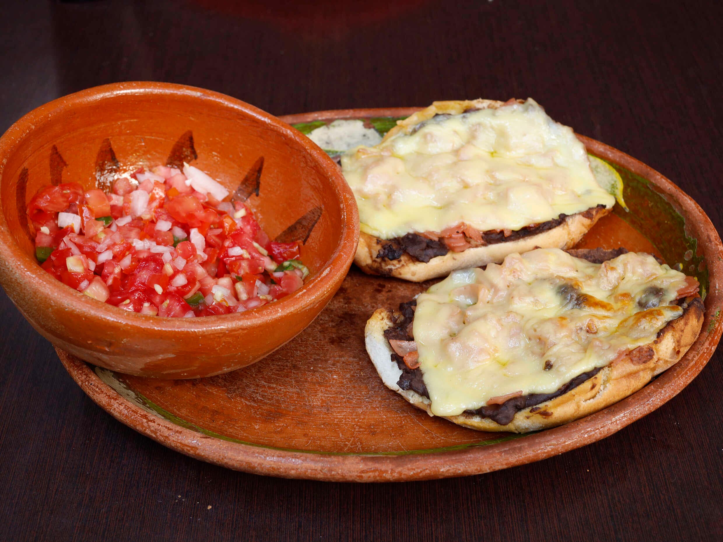 MOLLETES