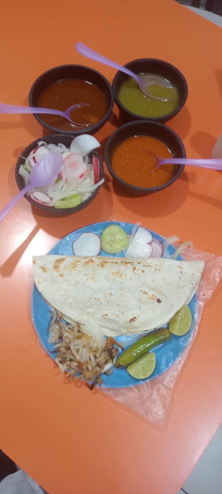 Quesadilla Grande de Lengua