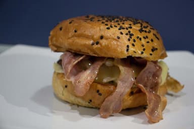 BURGER C/TOCINO
