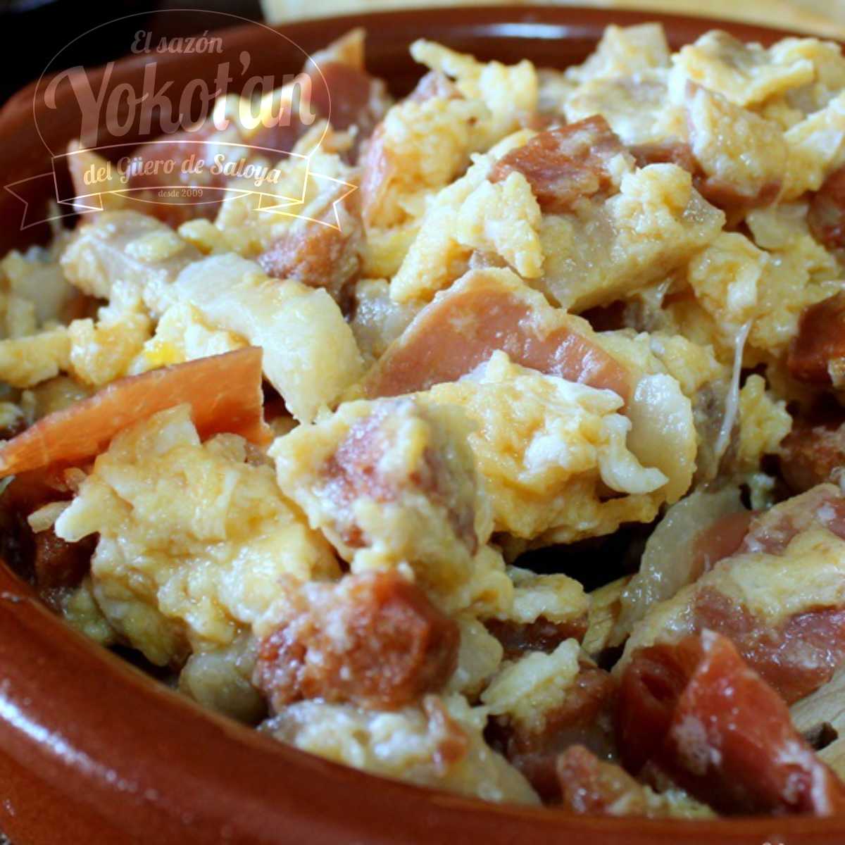 Huevos con Tocino
