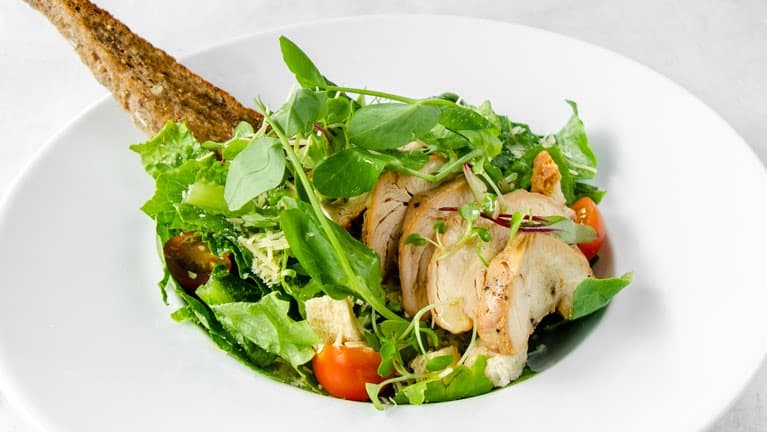 Ensalada César con Pollo