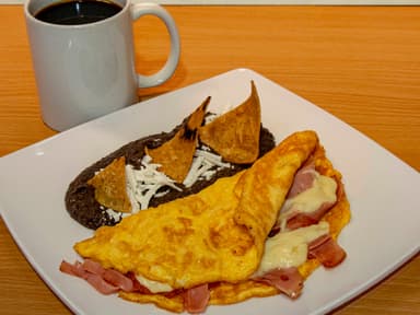 Omelette de Jamón con Queso