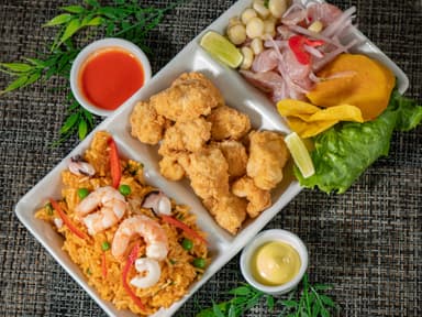 Ceviche, Chicharrón de Pescado y Arroz con Marisco
