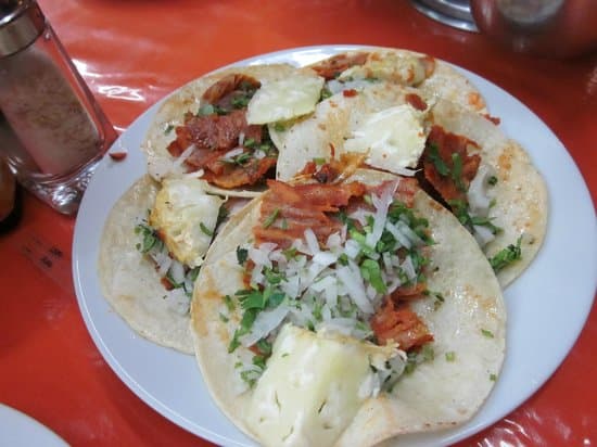 Orden de (5) Tacos de Chuleta Con Queso