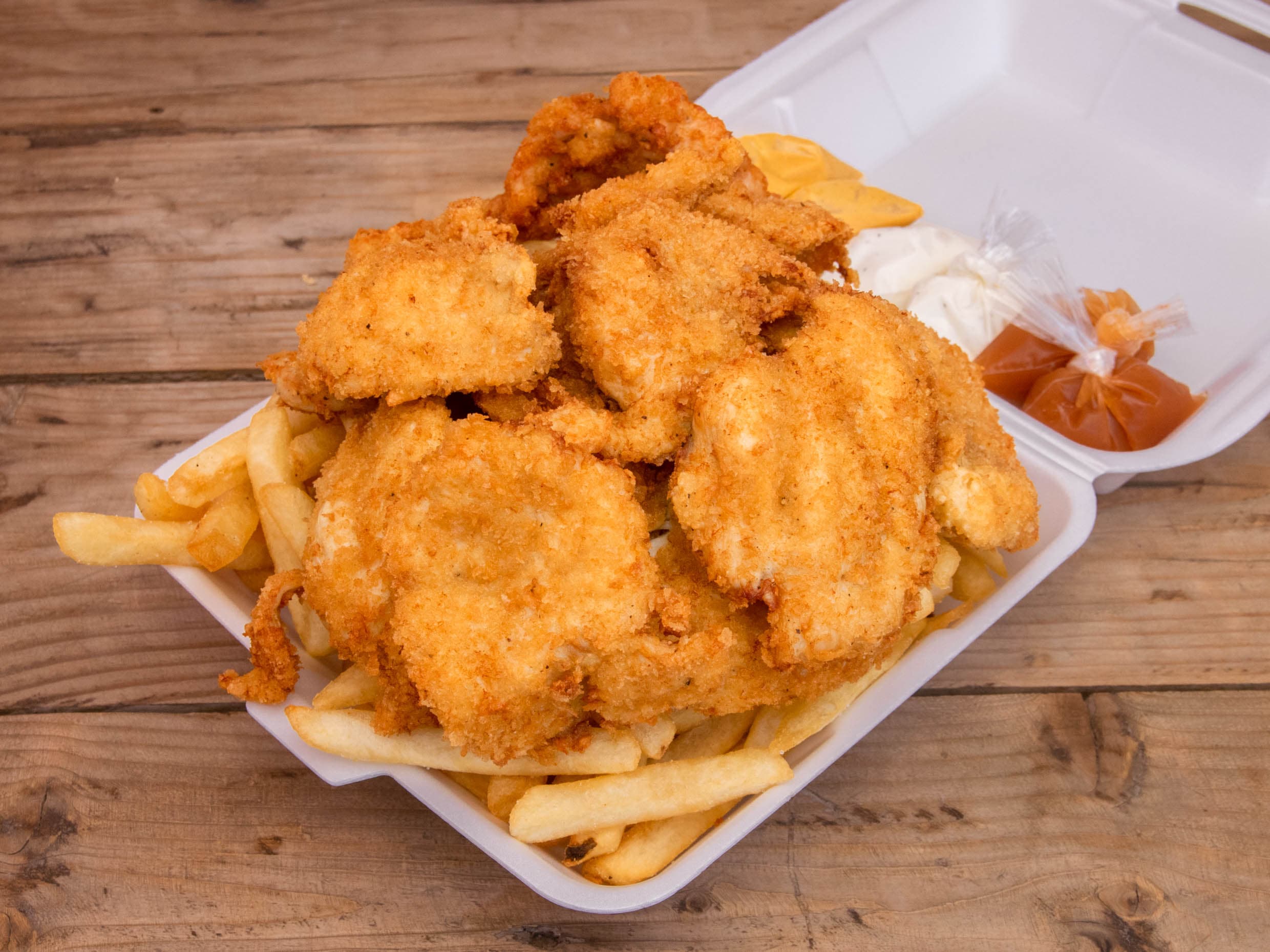 Orden Grande de Pollo con Papas o Ensalada