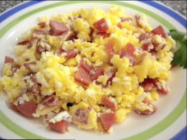 Desayuno Huevo con Salchicha