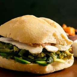 Torta de Rajas con Huevo