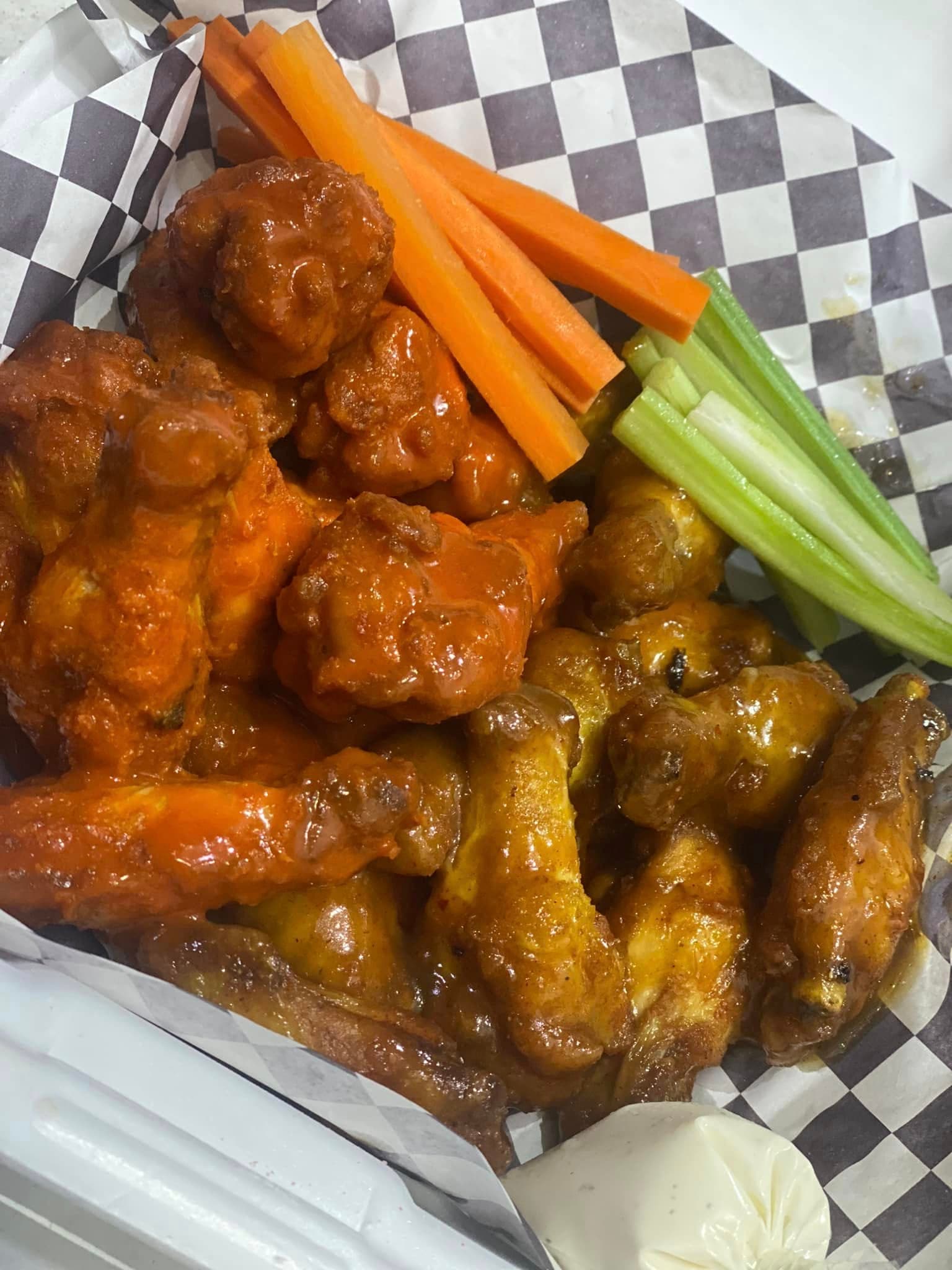 Orden Alitas o Boneless 9 pzas