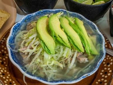 POZOLE BLANCO + TACO ARABE