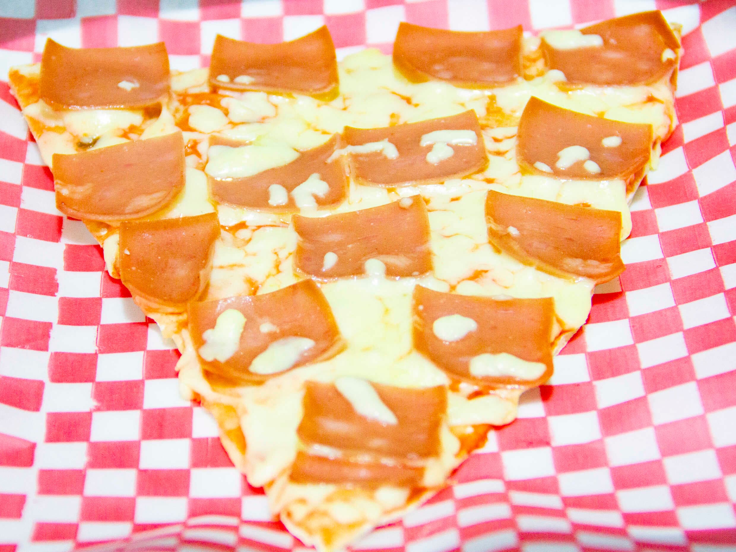 Exquisita Pizza Per Jamón y Queso + Gaseosa Pet