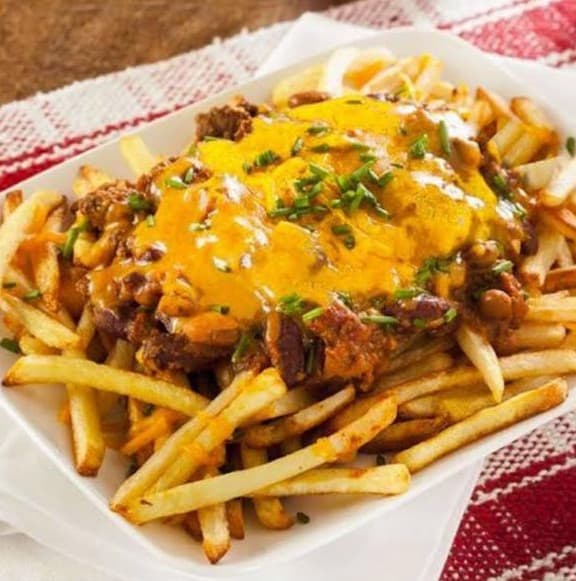 Papas con Queso y Carne Combinada