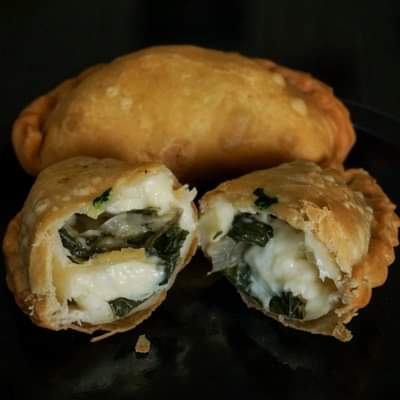 Empanada de Acelga con Queso Mozarella