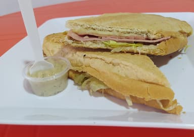Sándwich de Salami