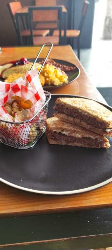 Sandwich de queso y carne
