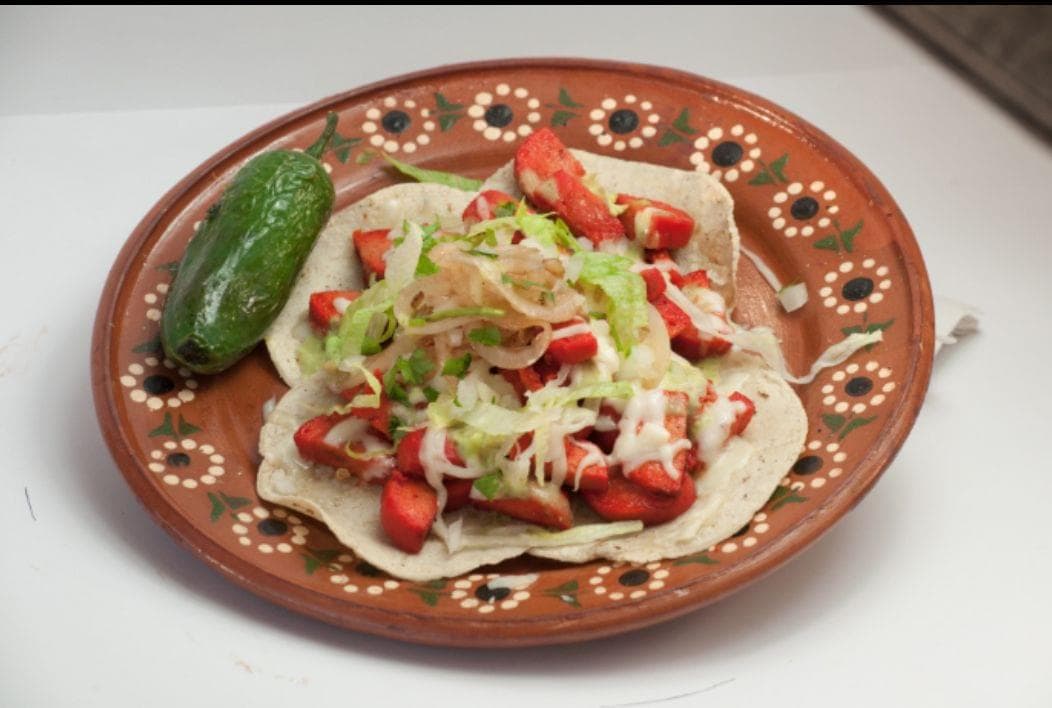 Media Orden Salchicha Asada con Queso