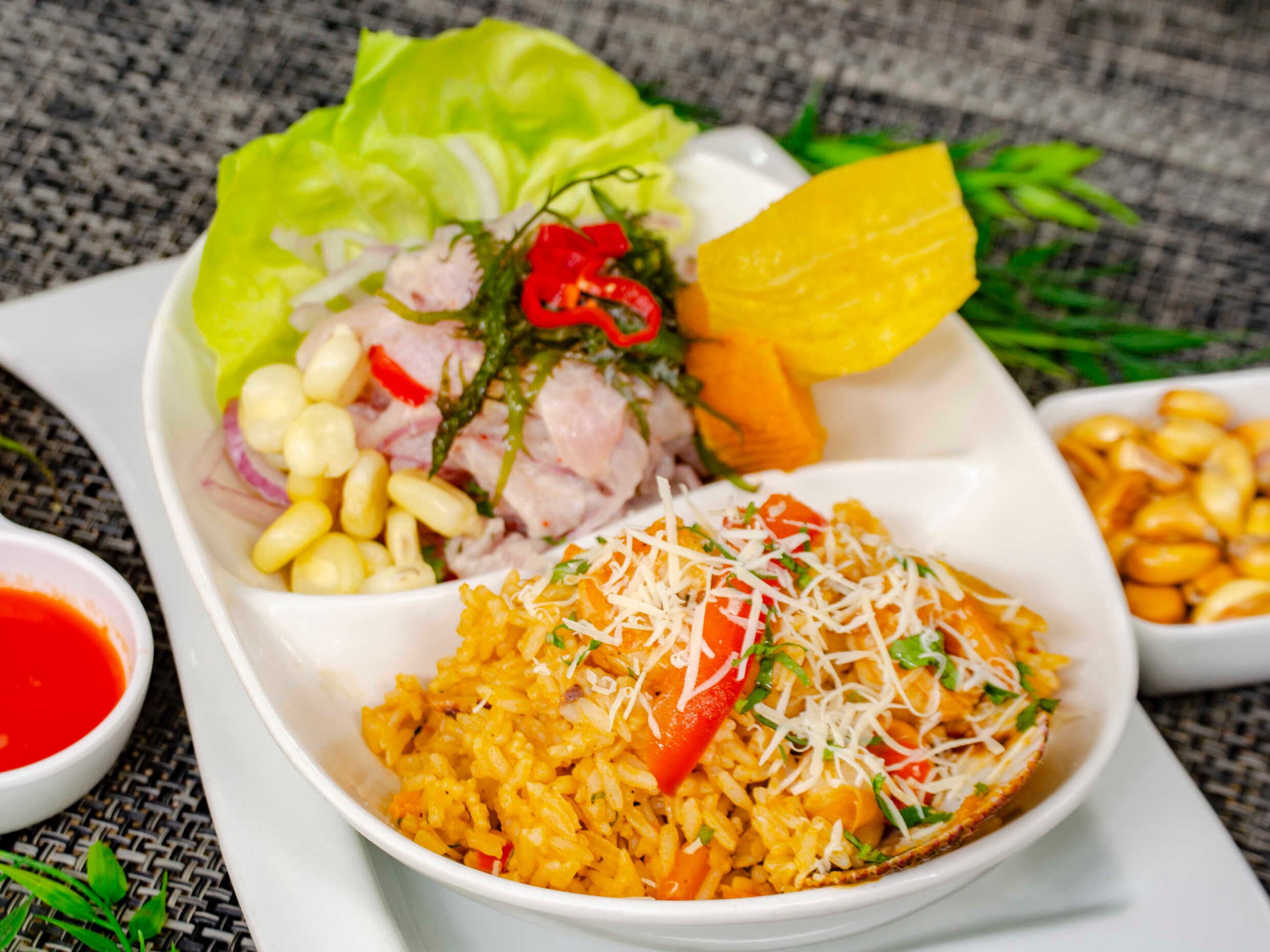 Ceviche de Pescado con Arroz con Mariscos