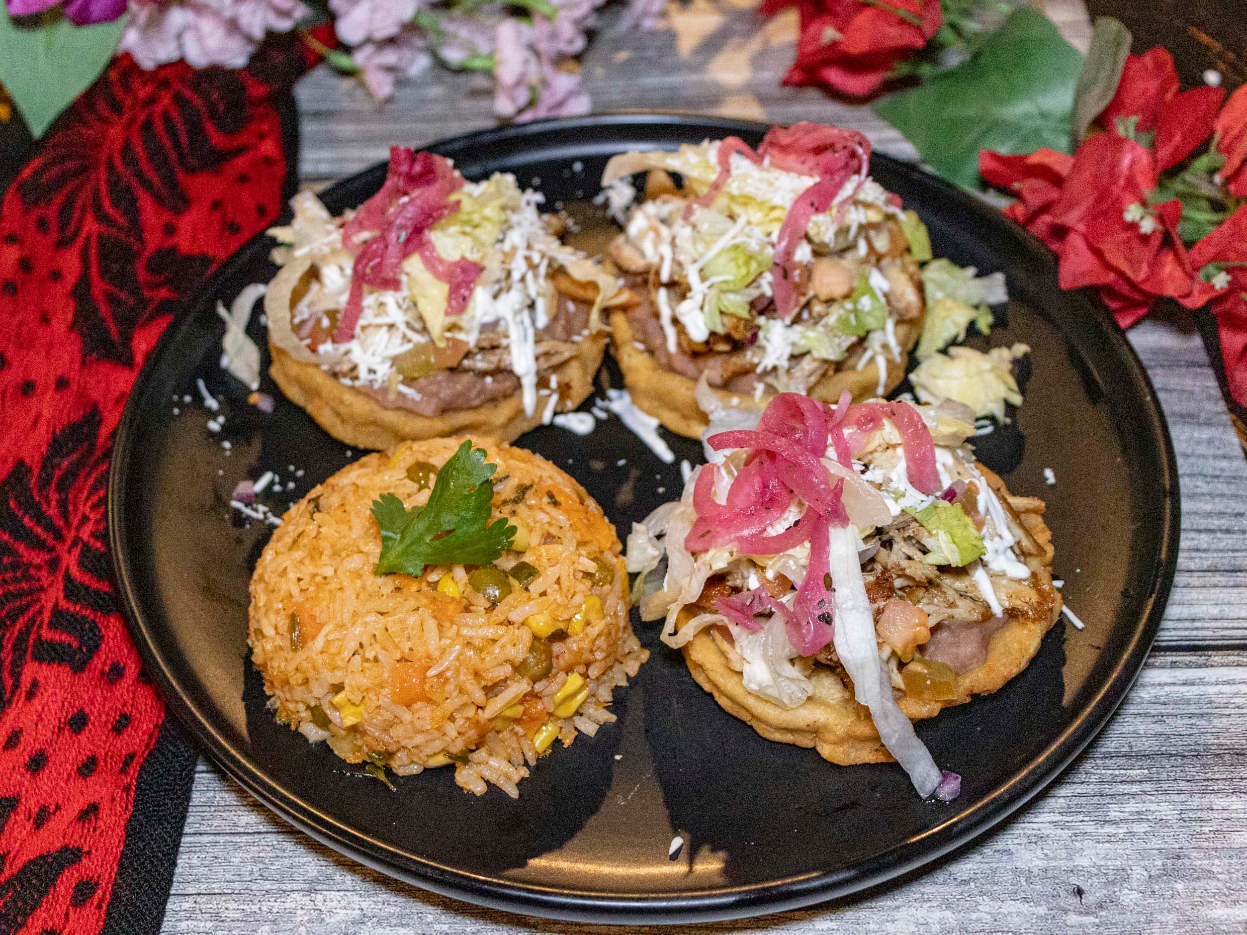 Sopes de pollo