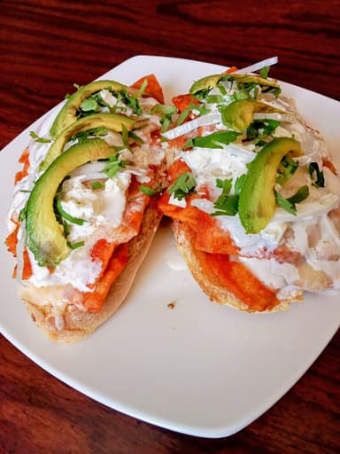 Tecolotes