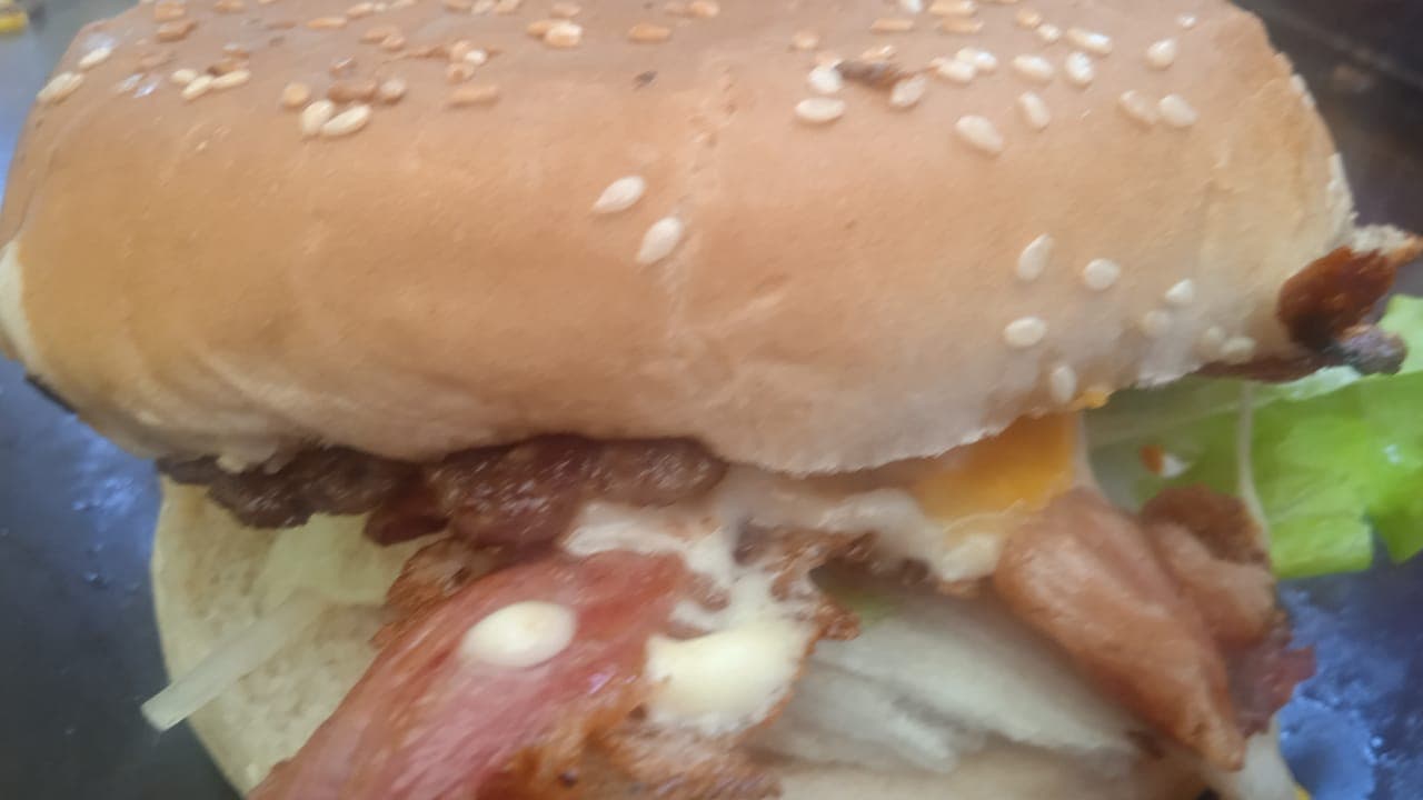 Hamburguesa con Queso y Tocino