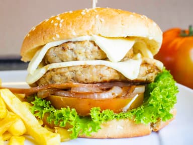 Hamburguesa Doble Carne + Gaseosa.