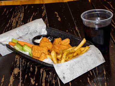 Combo Monkey Nuggets 8 Pzas + Papas + Agua del Día