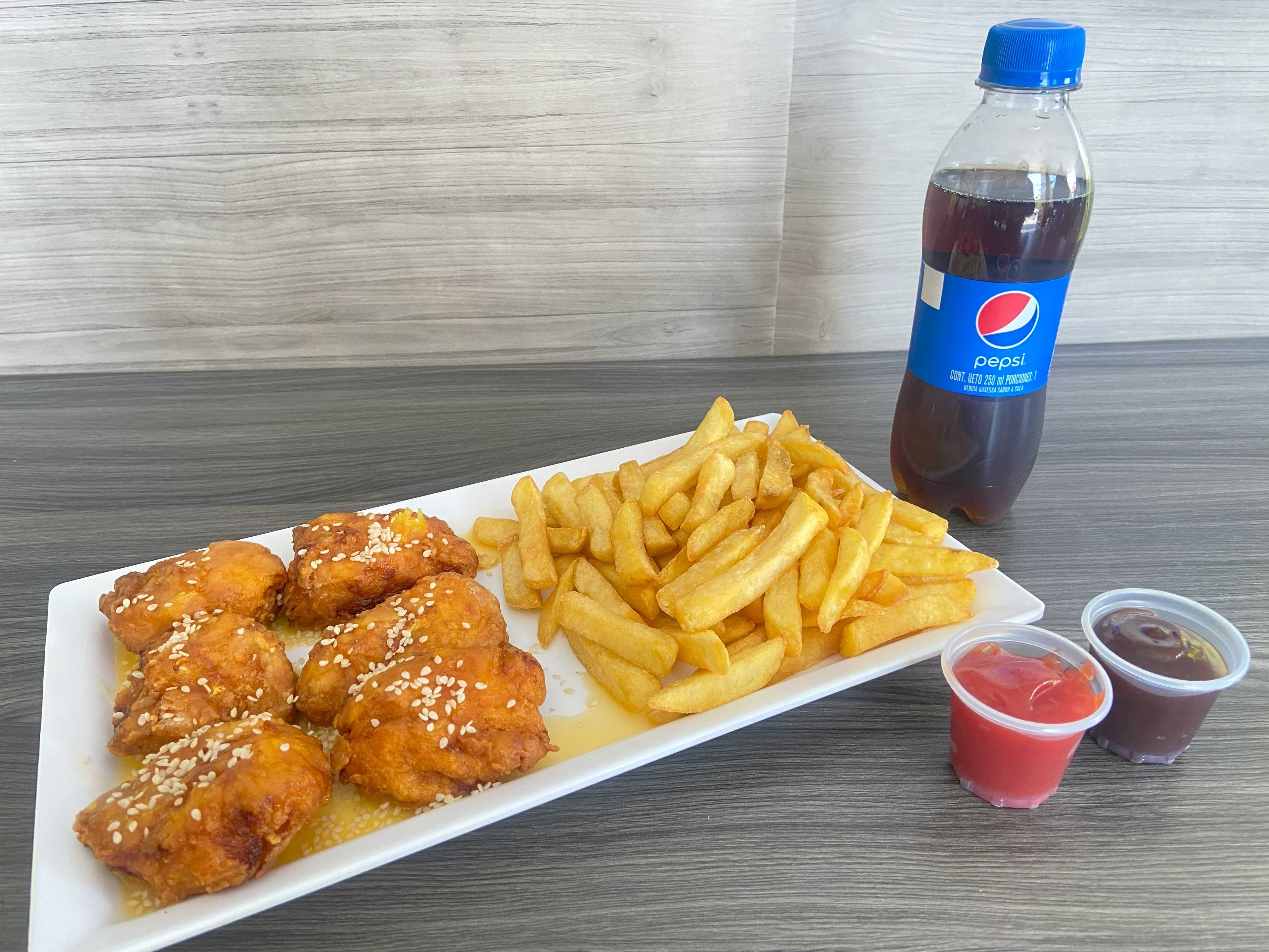 Combo Pollo a la Naranja + Papas + Gaseosa 250ml