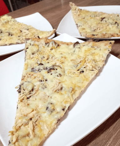 Porción Pizza Pollo Tocineta