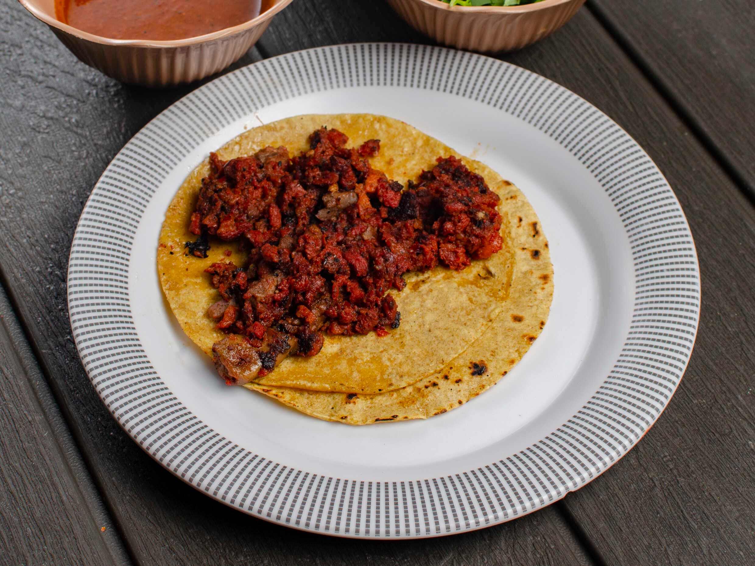 Taco de chorizo maiz