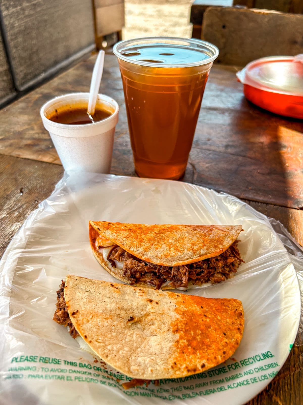 2 Quesatacos (90gr)+Consomé+Té Helado (20 Oz)