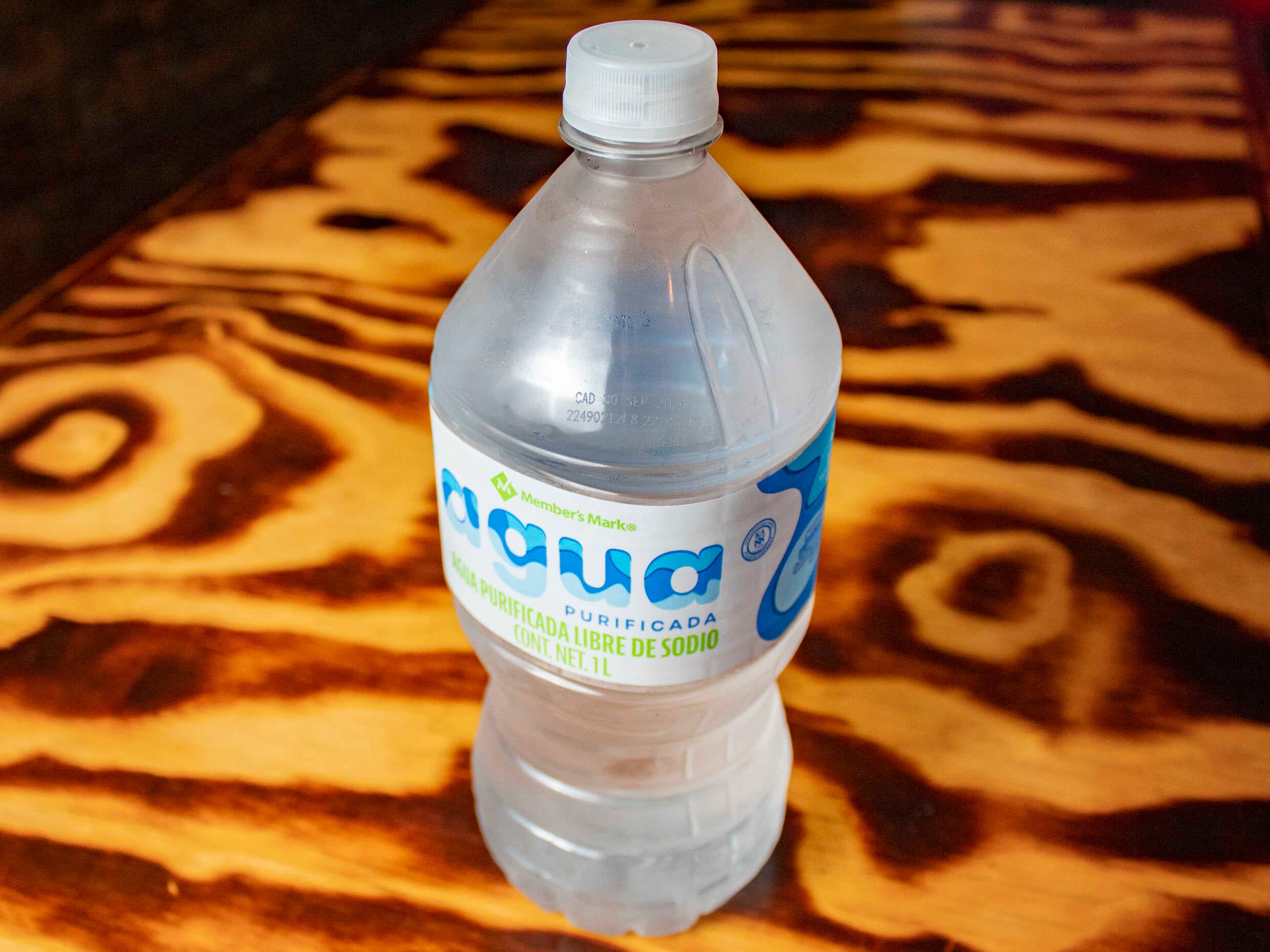 Agua Embotellada 1 lt