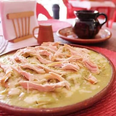Chilaquiles Verdes Jumbo con Pollo