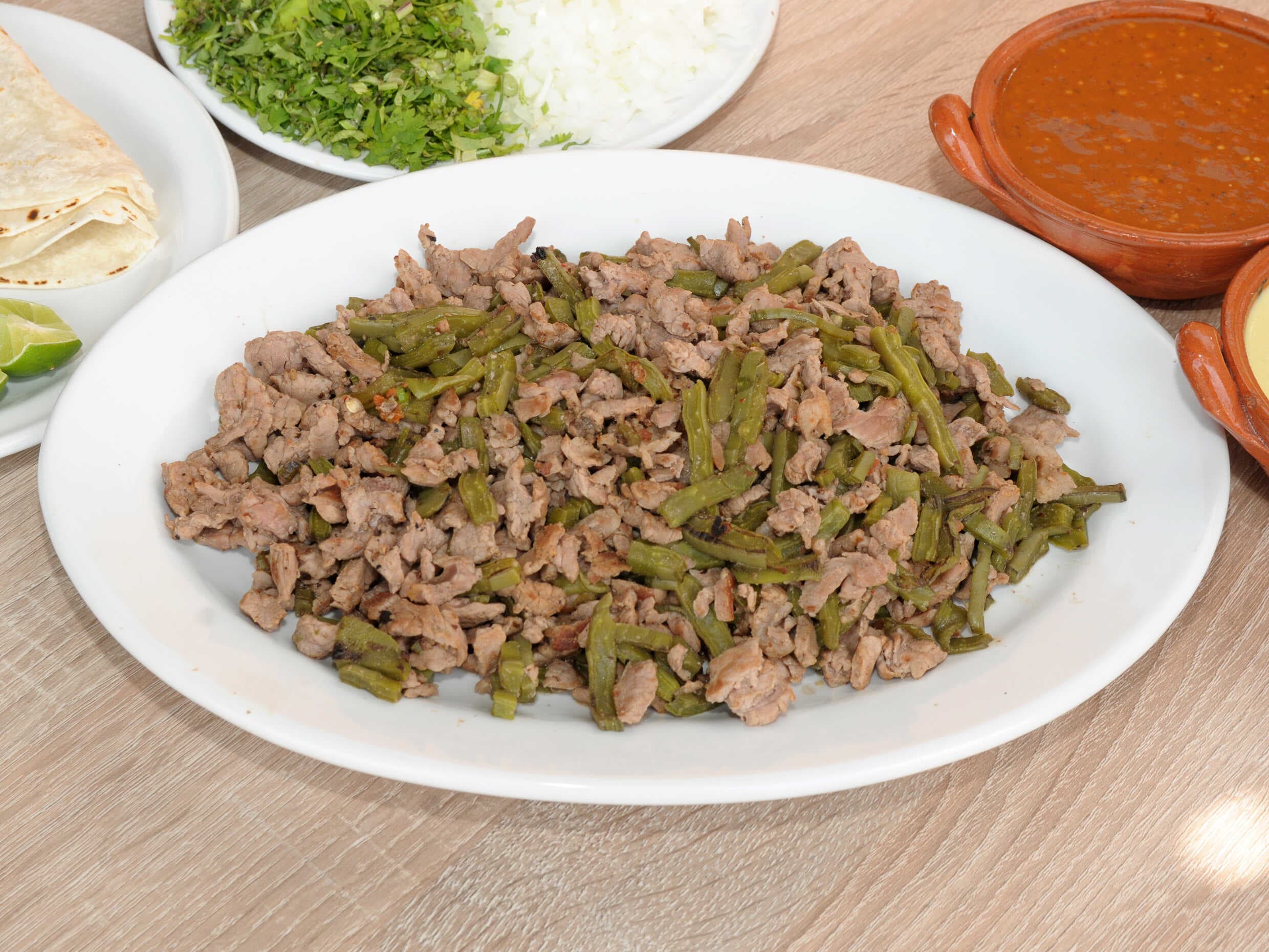 Bistec con Nopales (350g)