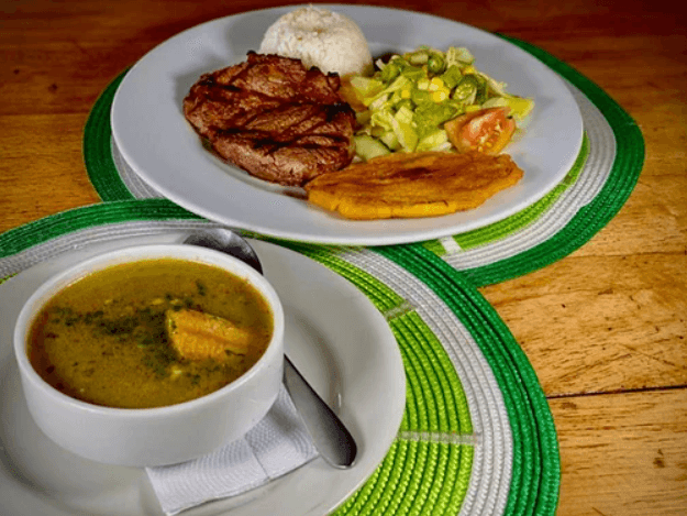 Menú Casero Sancocho con Carne