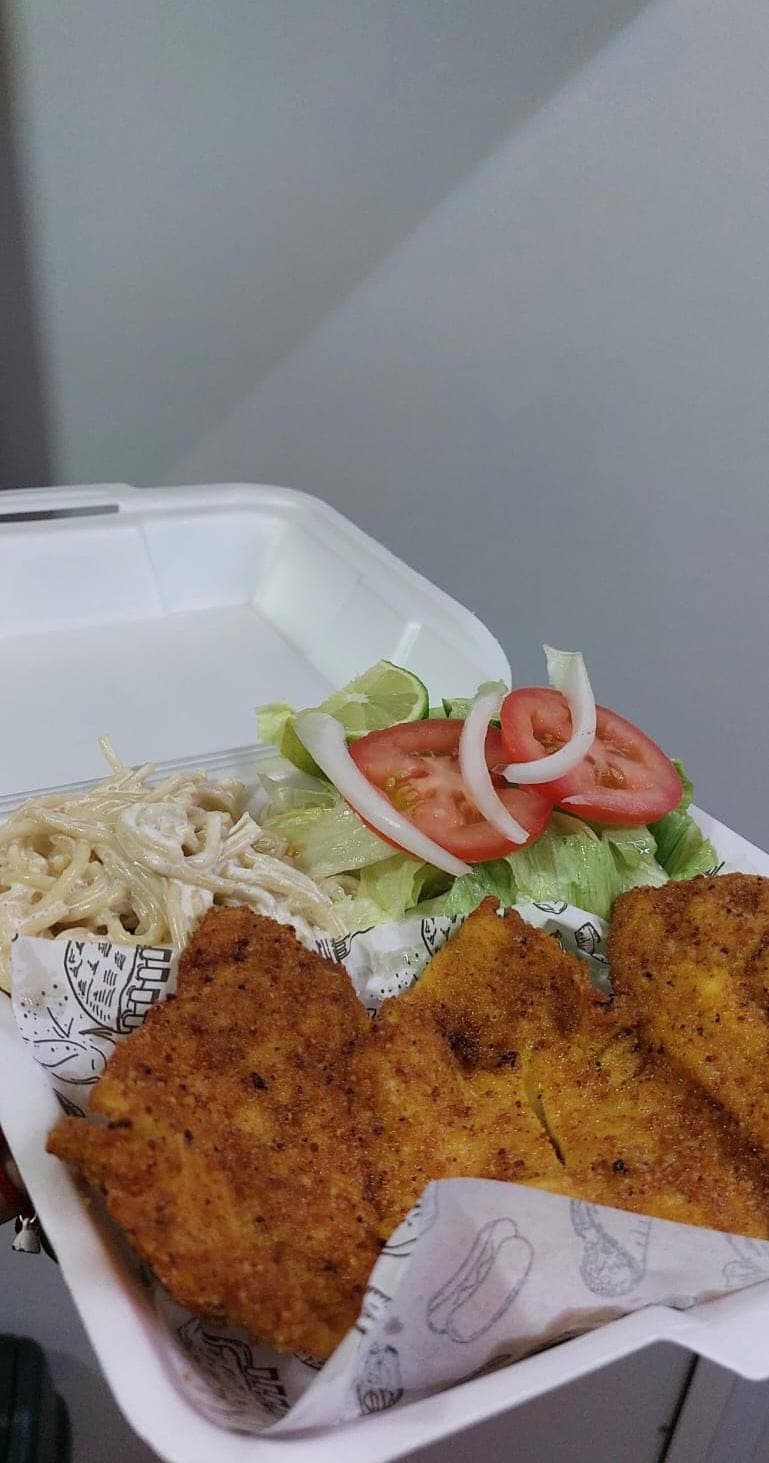 Milanesa de pollo empanizada