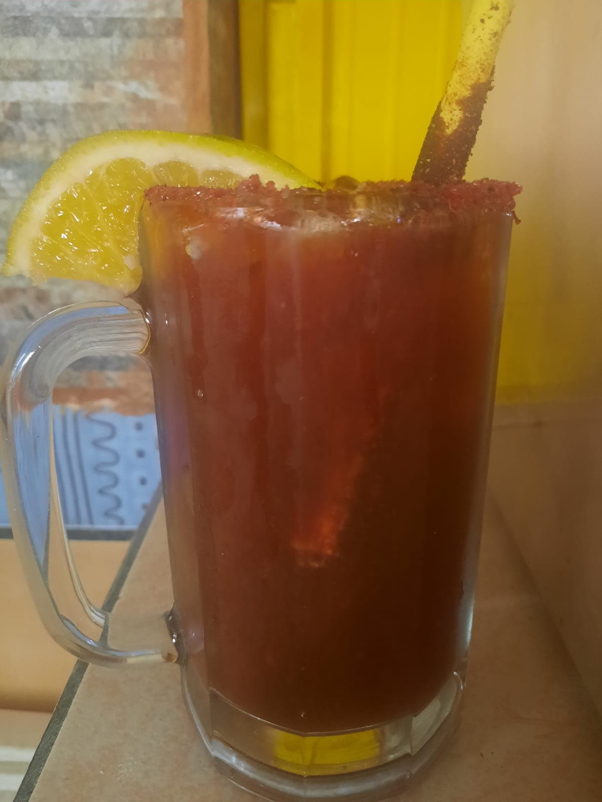 Michelada con Clamato (Una Cerveza)