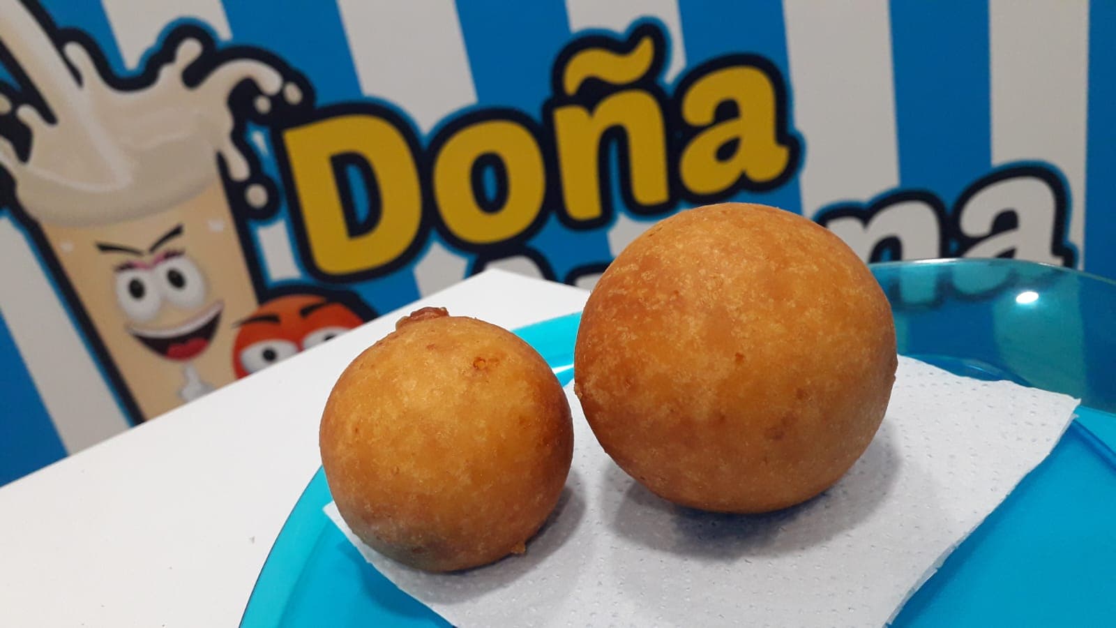 Buñuelo Relleno de Bocadillo