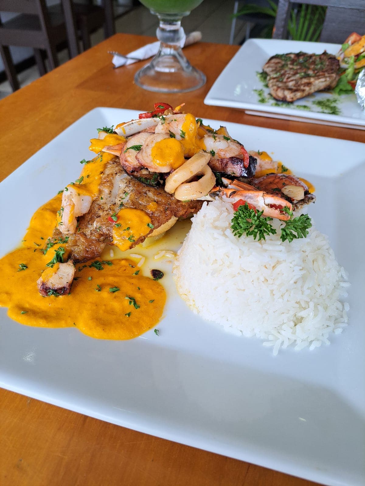 Lomito a lo Macho con Mariscos