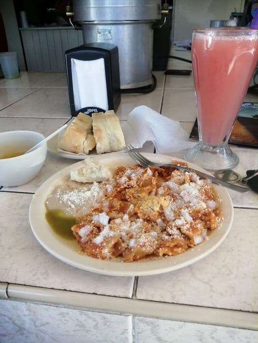 Chilaquiles rojos
