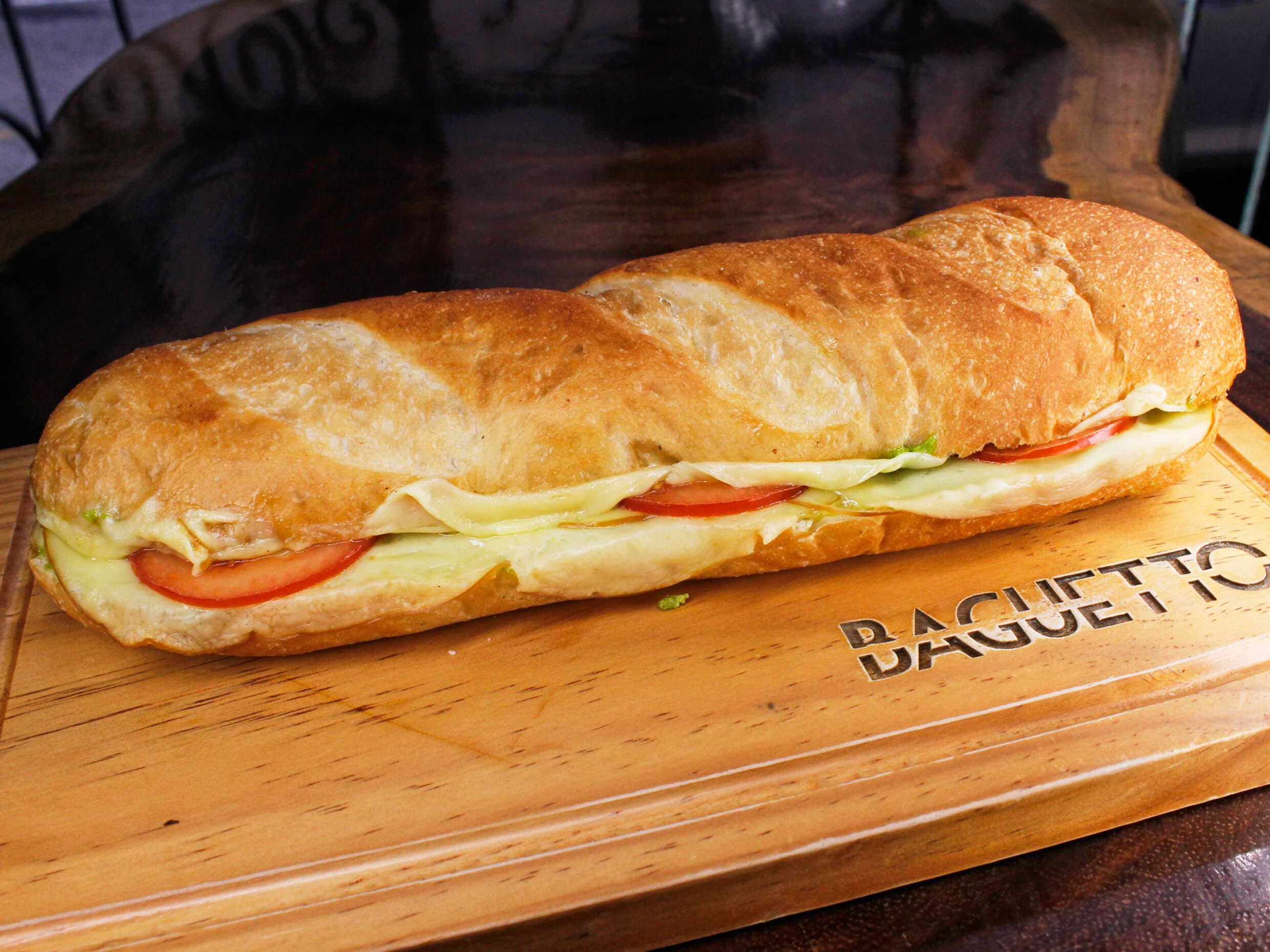 Baguette Cuatro Quesos