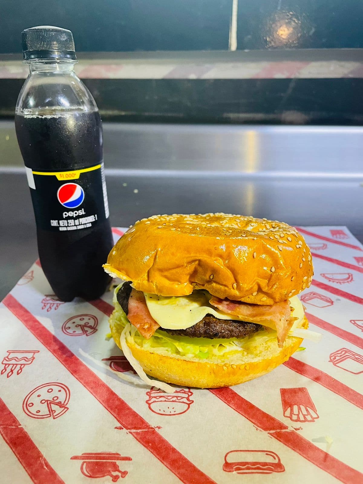 Hamburguesa Especial y Gaseosa 250 ml