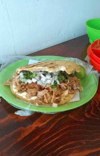 Gordita con Carnitas