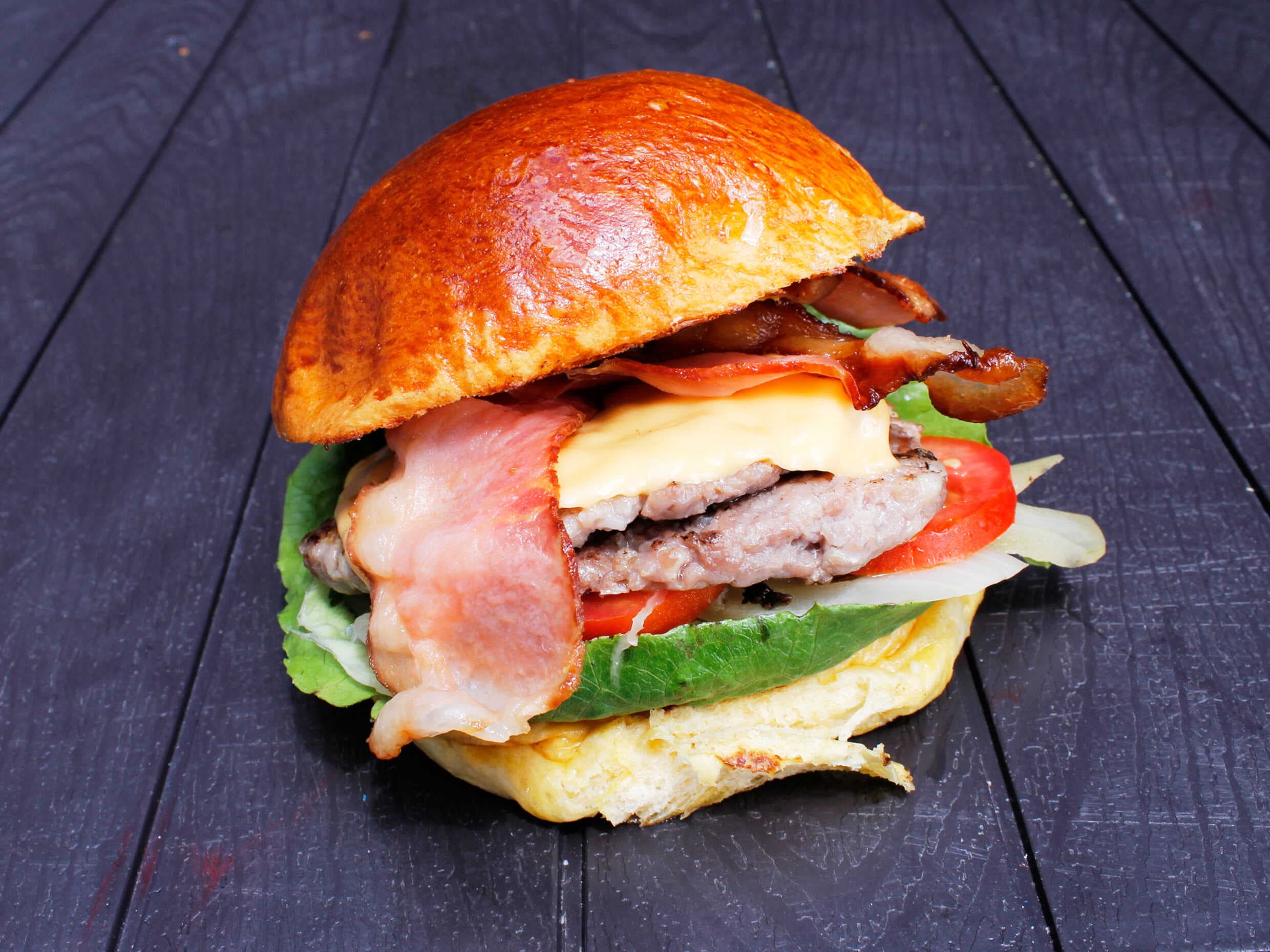 HAMBURGUESA CLASICA