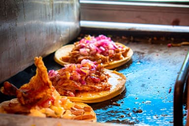 Taco de Cochinita enterrada