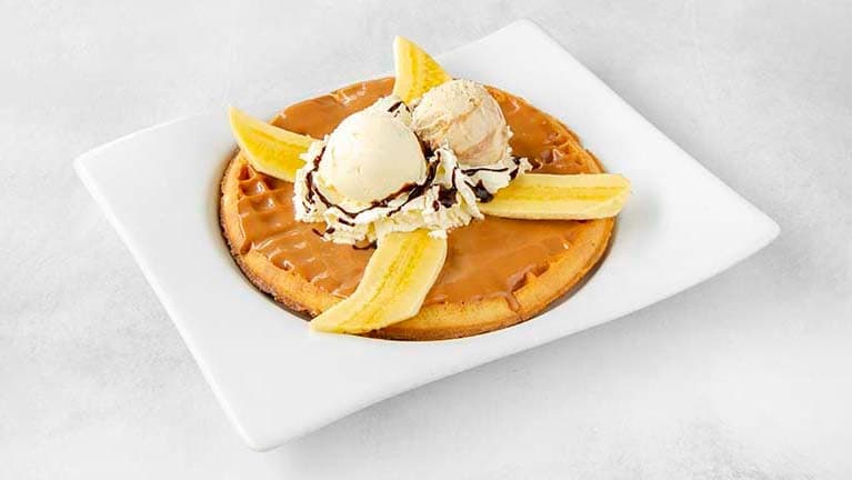 Waffle de Arequipe y Banano
