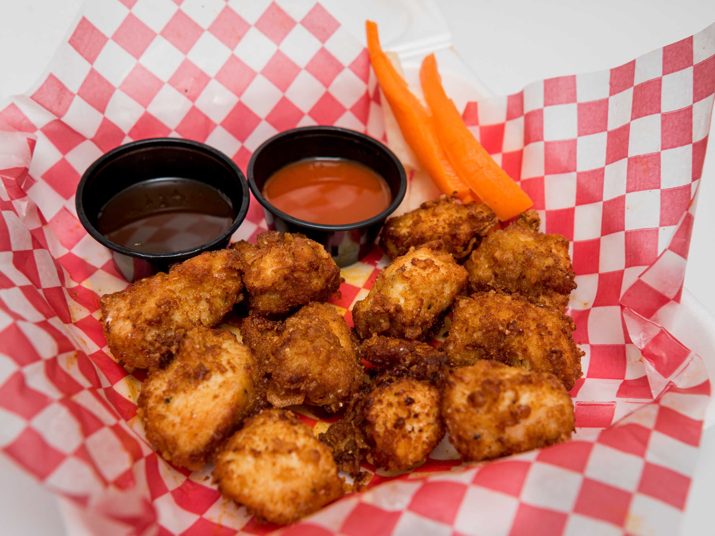BONELESS 8 PZAS