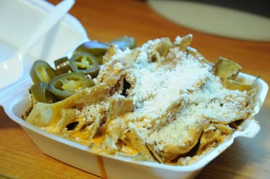 Nachos Cochinita + Bebida