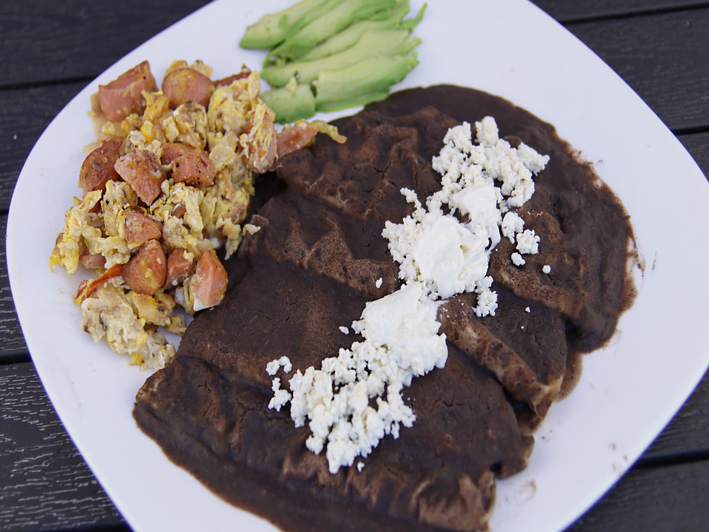 Orden de 4 Enfrijoladas de Queso con Huevo